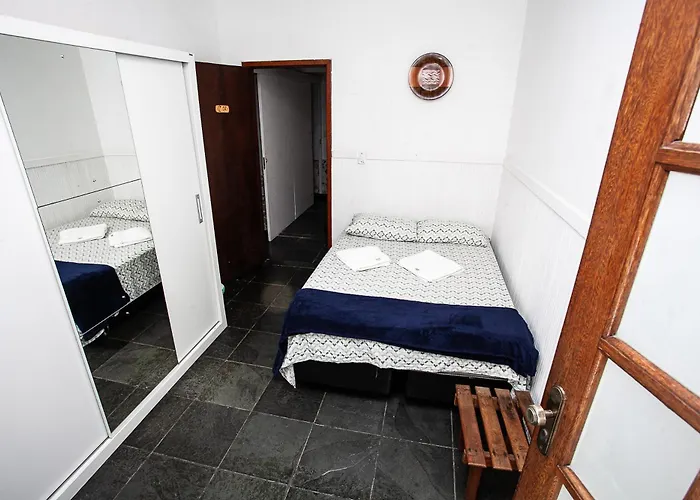 Espaço Sideral - Quartos com ar-condicionado, 5min Estádio Maracanã, 8min UERJ, shopping, 12min metrô, wi-fi 300mbp, ampla área comum com cozinha - prático e confortável Rio de Janeiro